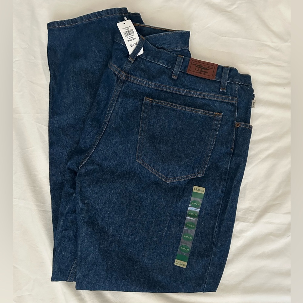 Men's LL Bean NWT Natural Fit Jeans. 37x34